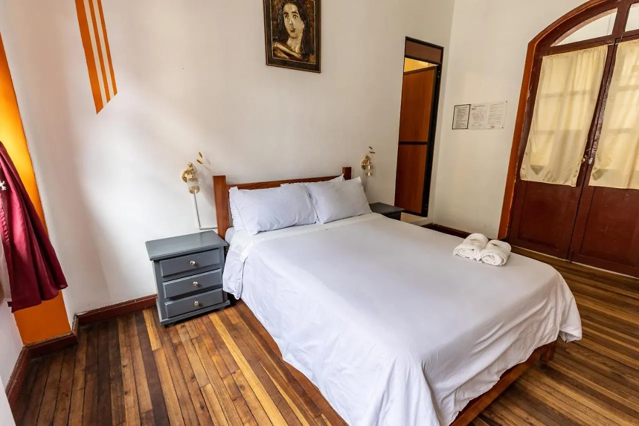Hotel Vibes Aurik Quito