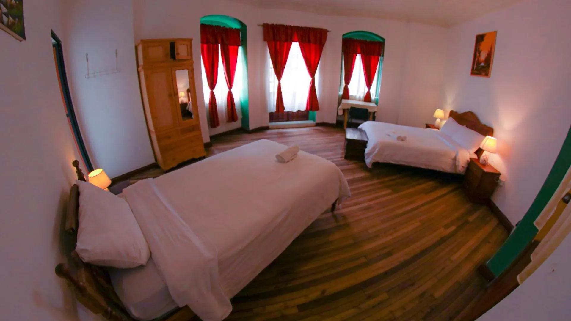 Hotel Vibes Aurik Quito